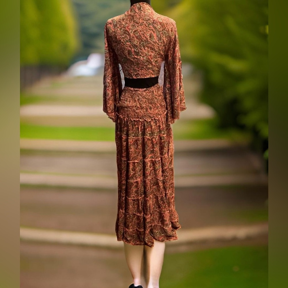🍁SOLD OUT 🍁 2 pieces set: dress/skirt and Crop shirt blouse. S/M Polyester - Picture 3 of 5